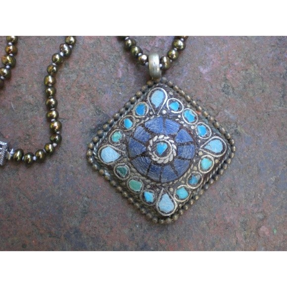 Vintage Hammered Brass Fresh Water Pearl Necklace - Picture 2 of 5